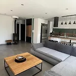 Agreable Recente Au Coeur D'un Petit Village Ferienhaus Sernhac