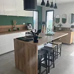 Agreable Recente Au Coeur D'un Petit Village Ferienhaus *