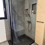Agreable Recente Au Coeur D'un Petit Village Ferienhaus Sernhac