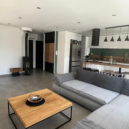 Agreable Recente Au Coeur D'un Petit Village Casa de Férias Sernhac