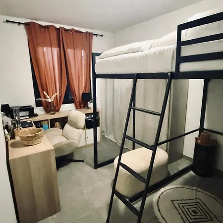 Ferienhaus Agreable Recente Au Coeur D'un Petit Village Sernhac