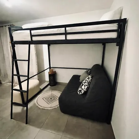 Agreable Recente Au Coeur D'un Petit Village * Sernhac