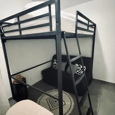 Agreable Recente Au Coeur D'un Petit Village Ferienhaus *