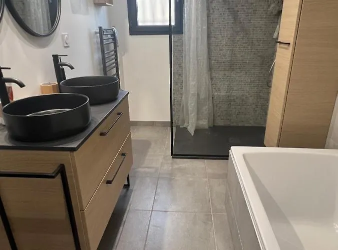 Vakantiehuis Agreable Recente Au Coeur D'un Petit Village *