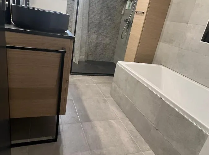 Agreable Recente Au Coeur D'un Petit Village * Sernhac