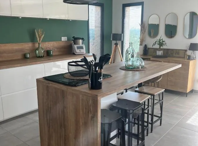 Agreable Recente Au Coeur D'un Petit Village Vakantiehuis *