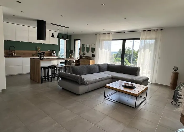 Vakantiehuis Agreable Recente Au Coeur D'un Petit Village *