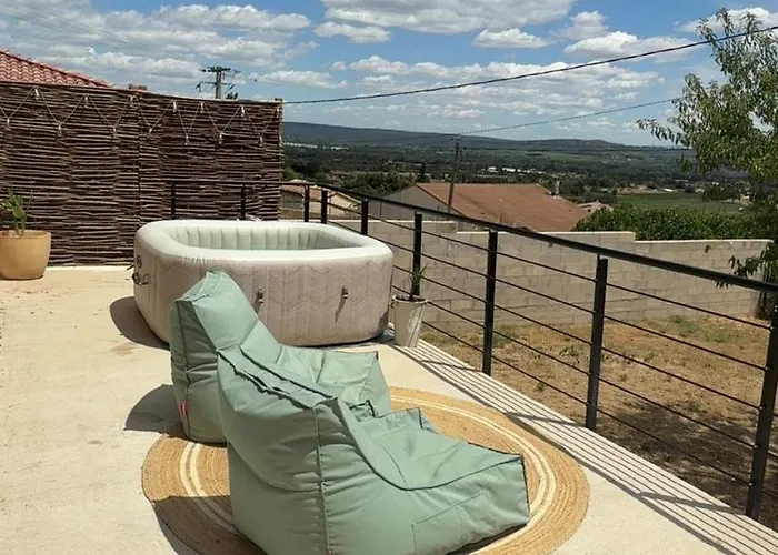 Vakantiehuis Agreable Recente Au Coeur D'un Petit Village *